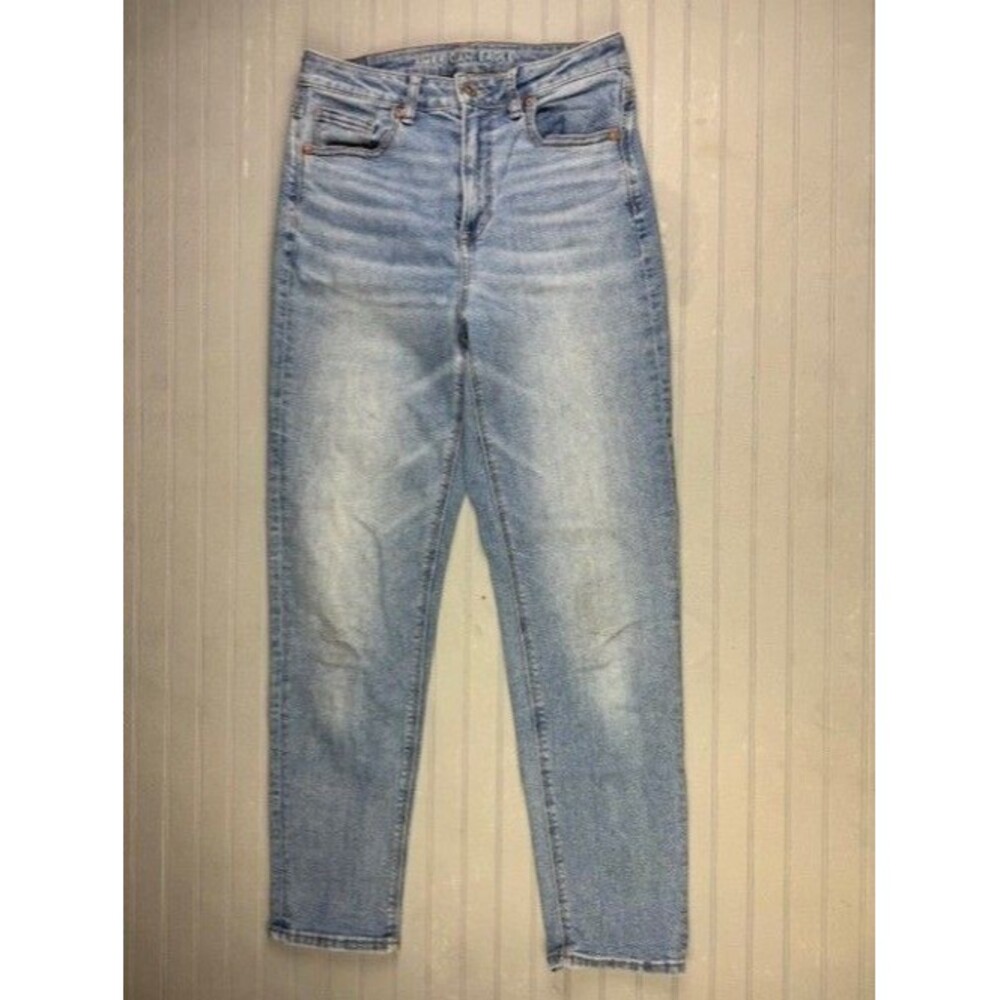 American Eagle Size 4 Mom Jean High Rise Stretch Light Wash Stretch